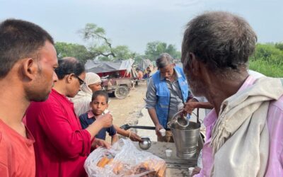 Society For Bright Future served breakfast to over 300 flood-affected people in Jaitpur, Delhi