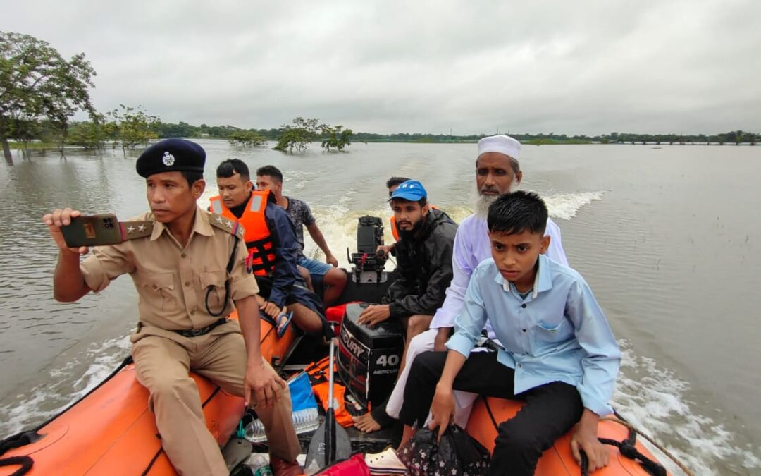 The rising water level in the Kaliganj, Surjados (Assam South) area is affecting many people. On June 19, 2024, three volunteers from the Society for Bright Future, assisting the SDRF team, successfully rescued 23 members of four families.