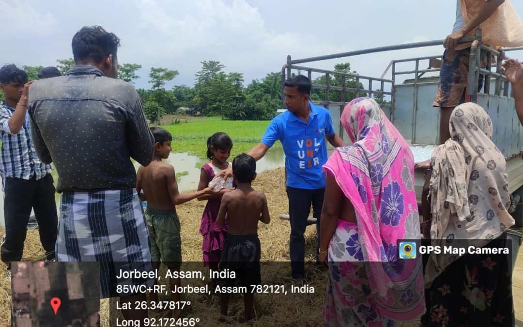 On July 8, 2024, the SBF Morigaon team distributed drinking water to flood-affected households in Hindujapori, Durabandhi, Baramari, Jengpori, and Baralimari. A total of 5000 liters of drinking water are provided among the families of flood-affected people.