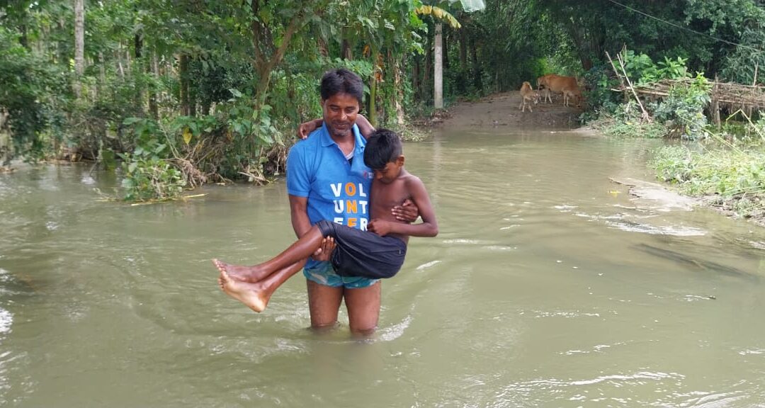 On July 11, 2024, the SBF Morigaon team rescued people in Baralimari, Haibargaon, Betoni, Hindu Japori, and Gariagaon villages of Morigaon district. SBF Area Convenor Mr. Rashidul Islam, five SBF volunteers, and social worker Mr. Alfedul Islam played an important role in the rescue work.