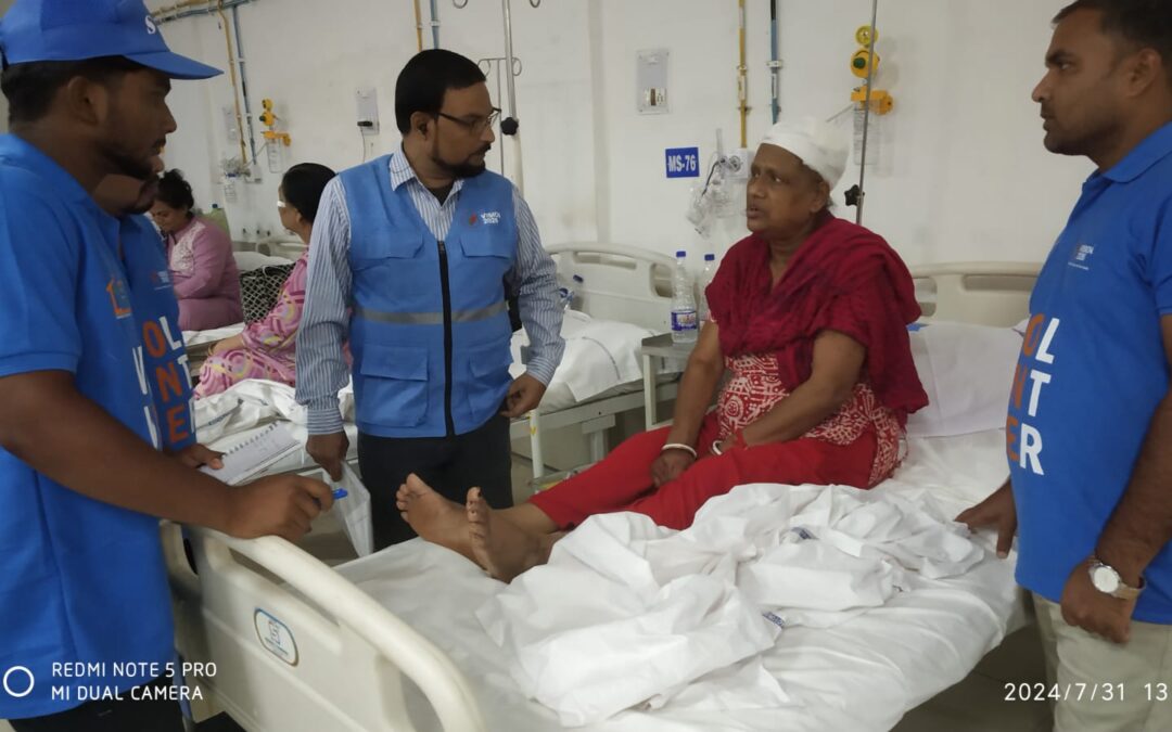 A team of four volunteers from the Society for Bright Future (SBF), Hazaribagh, visited the train accident site at Chakradharpur, Jharkhand.