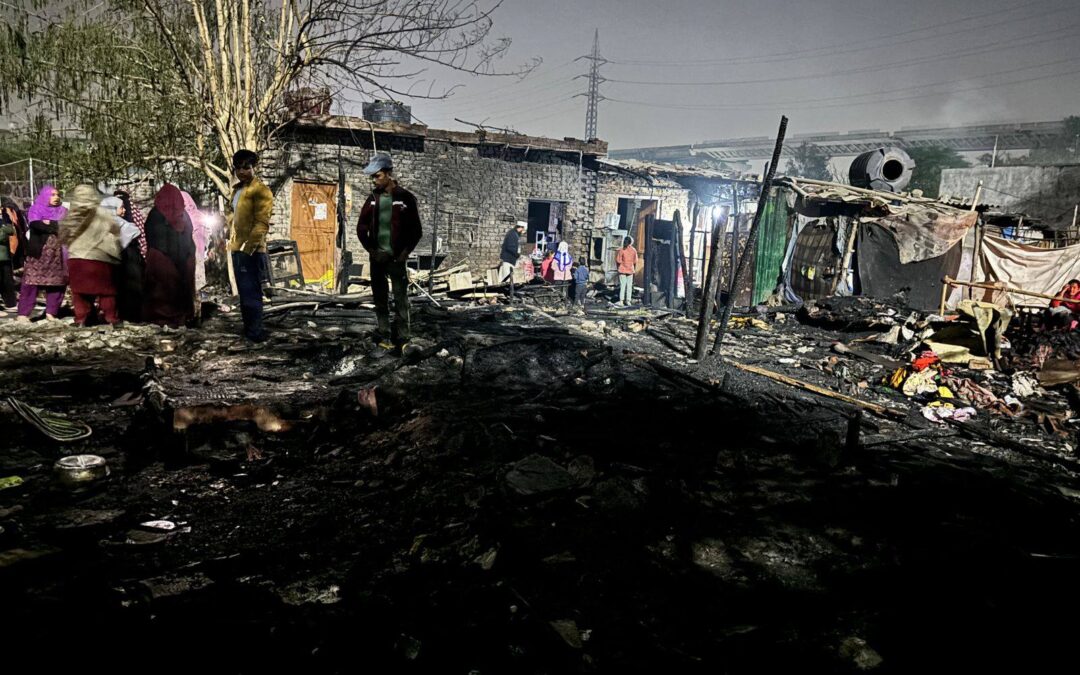 Upon receiving the information, Mr. Abdul Sattar, Convener SBF Delhi, immediately rushed to the spot with the SBF volunteer team to support the rescue efforts.